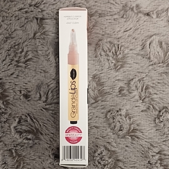 NWT MAC Amplified Creme Lipstick and Grande Lips Hydrating Lip Plumper - Picture 3 of 11